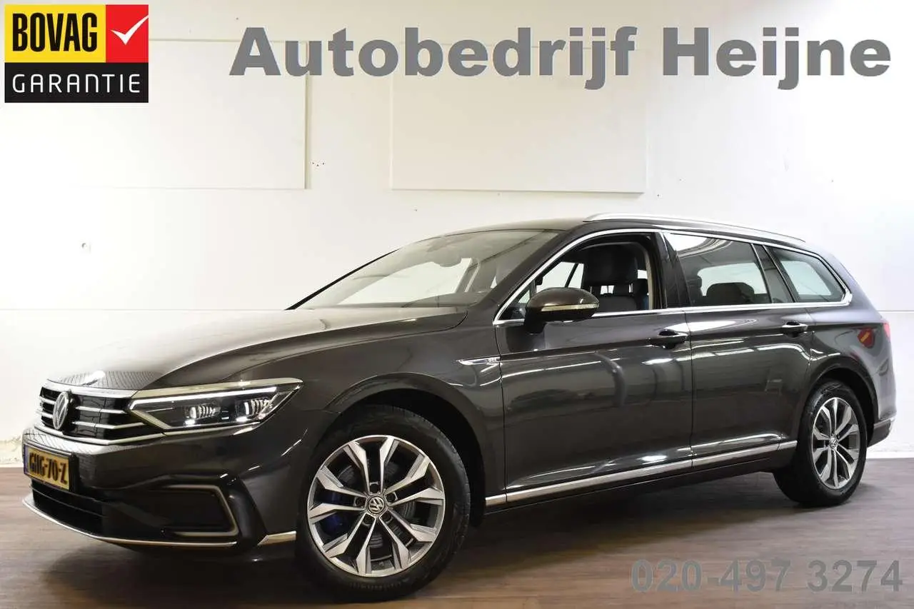 Photo 1 : Volkswagen Passat 2020 Hybrid