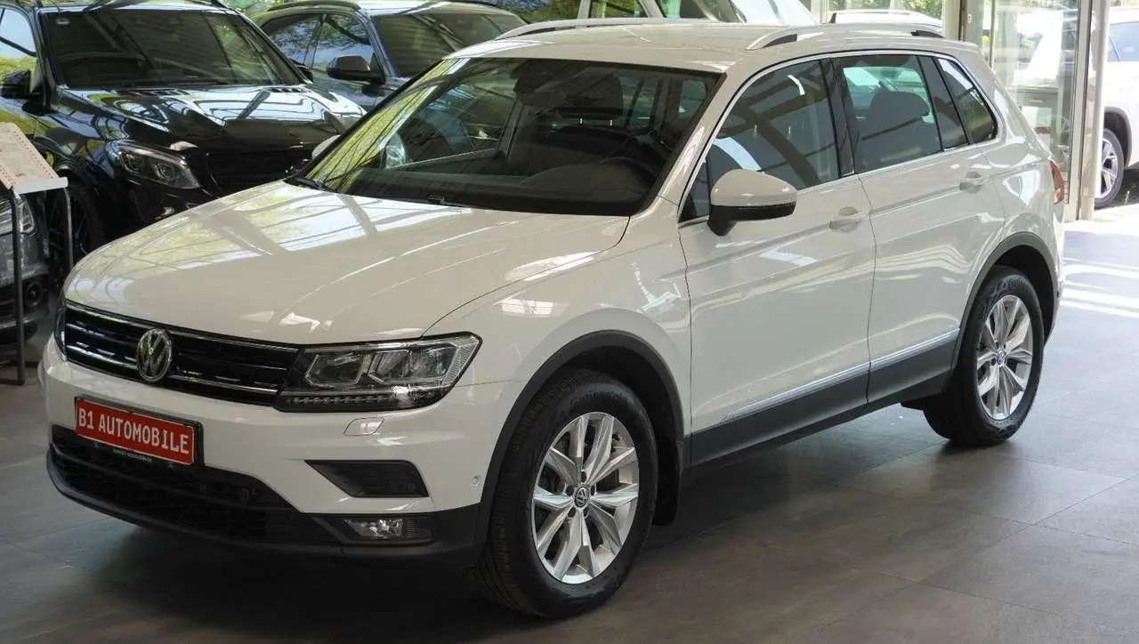 Photo 1 : Volkswagen Tiguan 2020 Essence