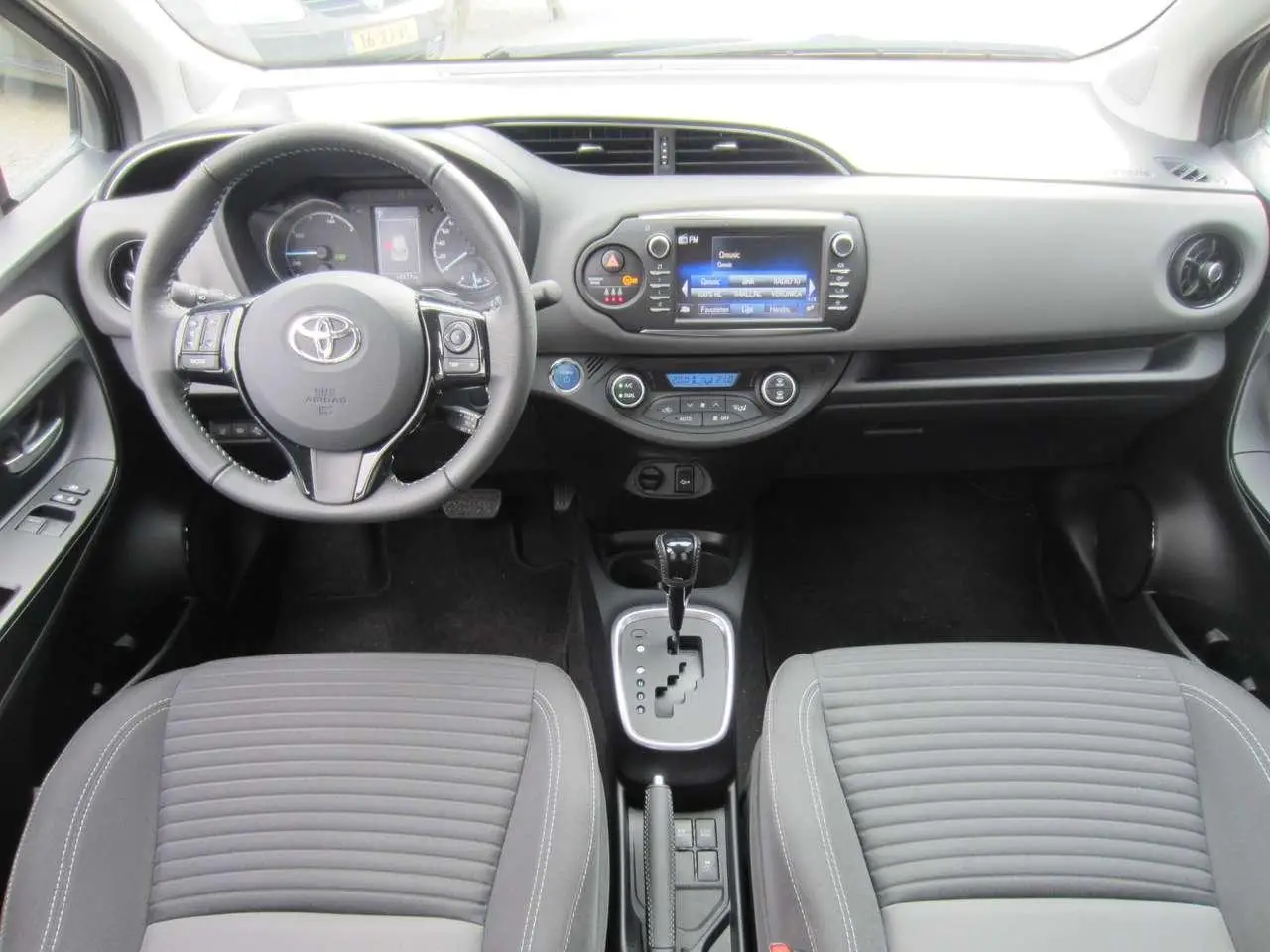 Photo 1 : Toyota Yaris 2019 Hybrid