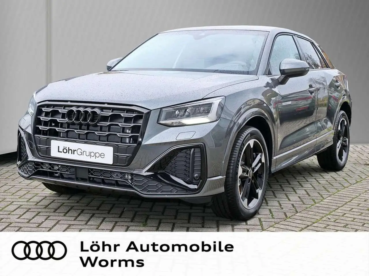 Photo 1 : Audi Q2 2024 Petrol