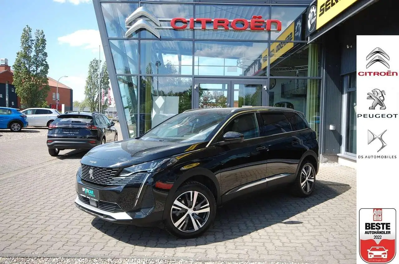 Photo 1 : Peugeot 5008 2023 Petrol