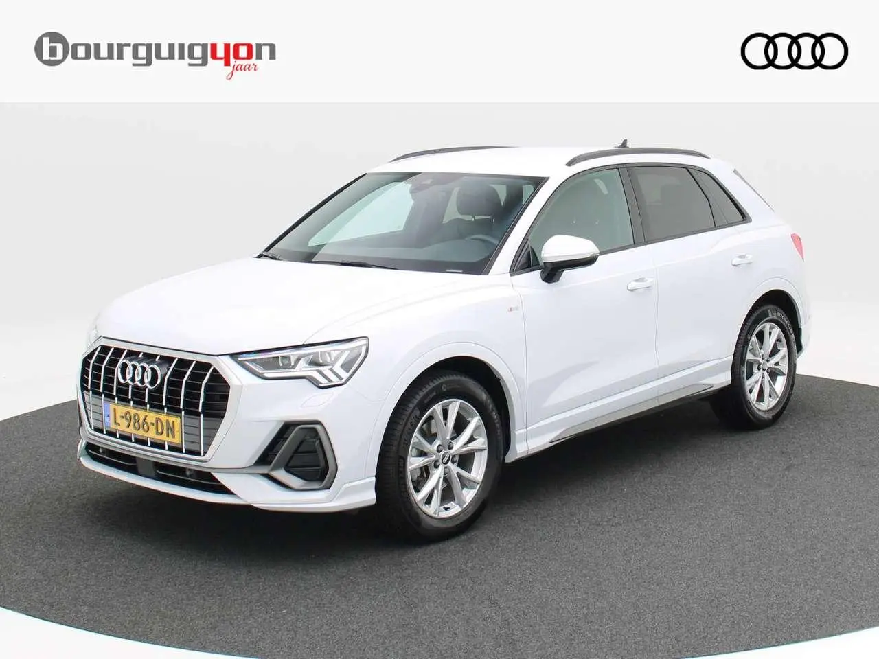 Photo 1 : Audi Q3 2021 Petrol