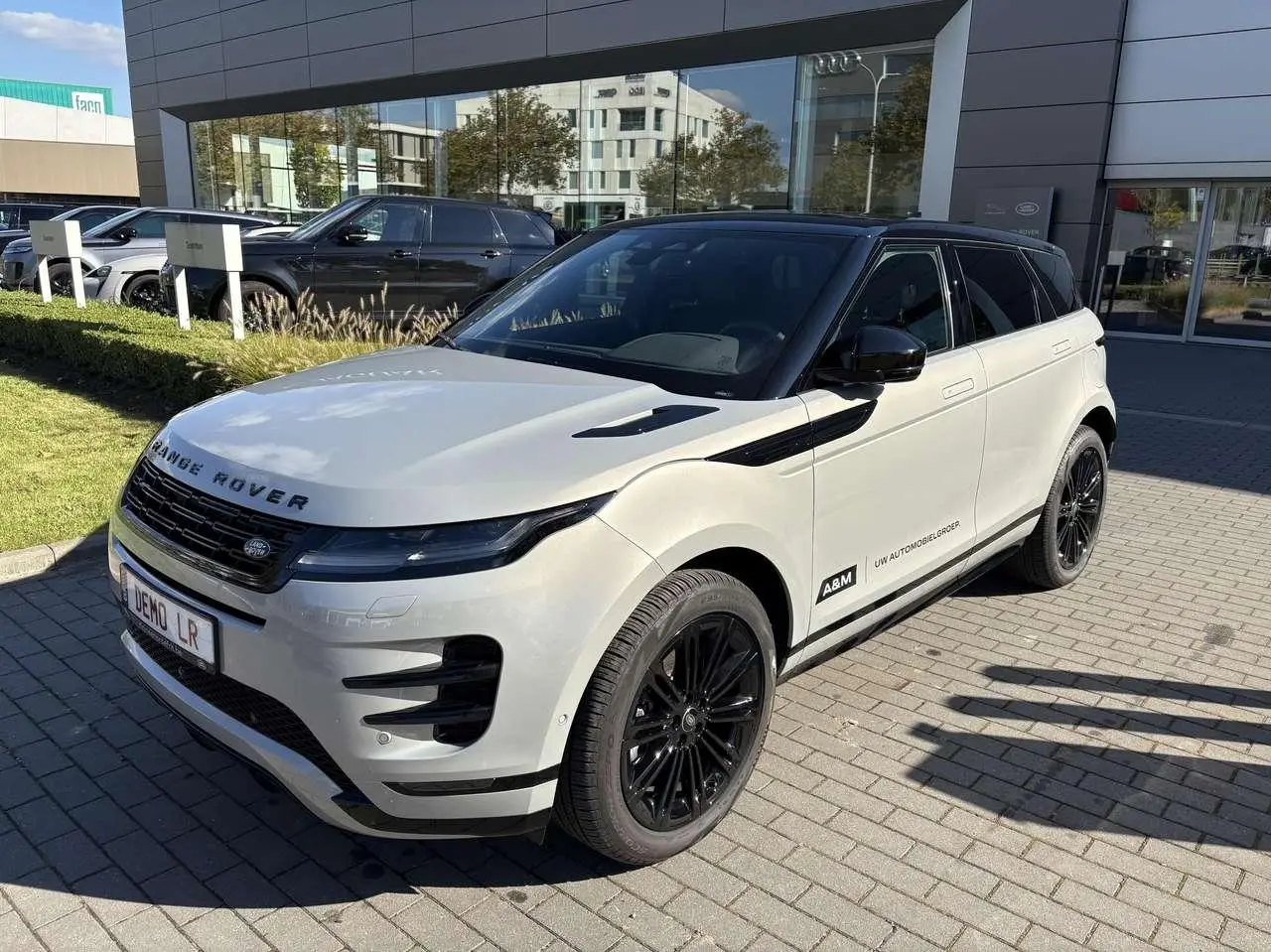 Photo 1 : Land Rover Range Rover Evoque 2024 Hybride