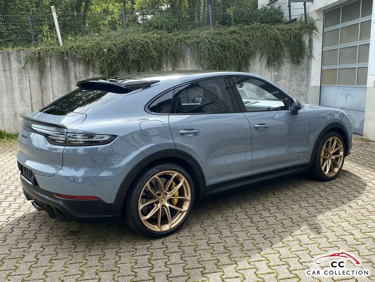 Photo 1 : Porsche Cayenne 2021 Petrol