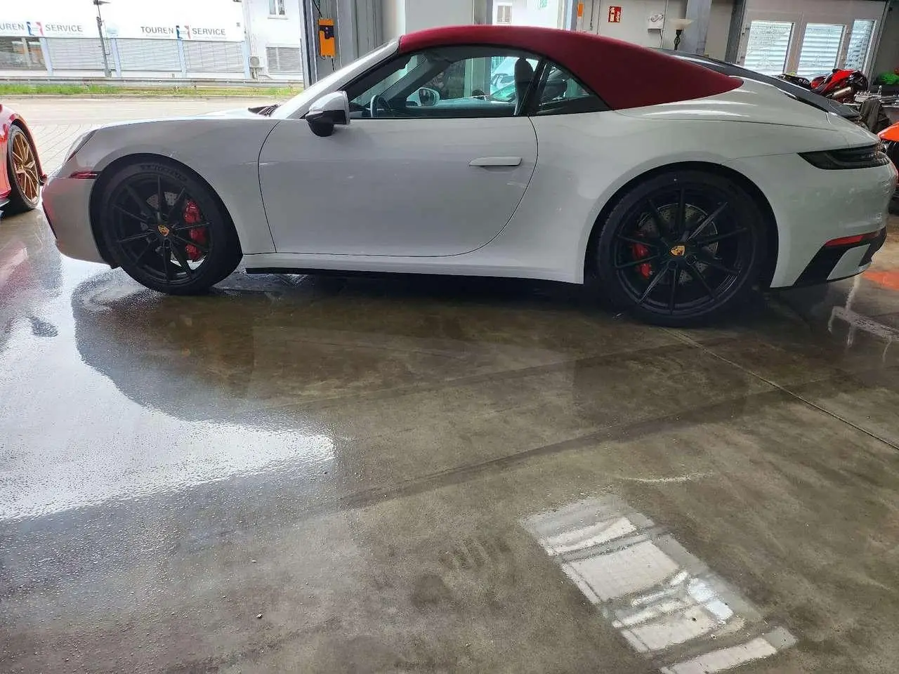 Photo 1 : Porsche 992 2023 Essence