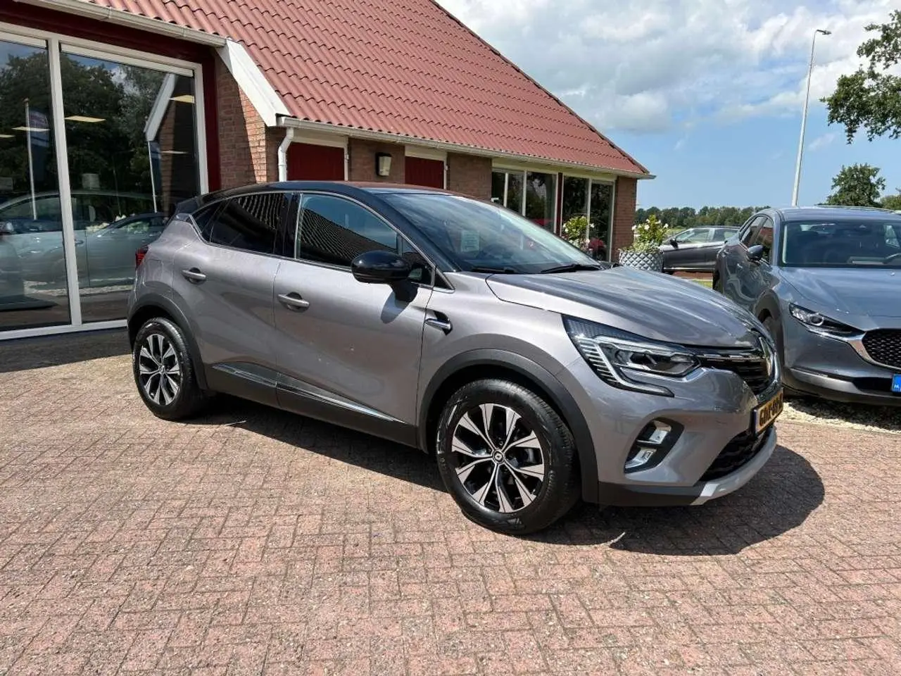 Photo 1 : Renault Captur 2023 Petrol