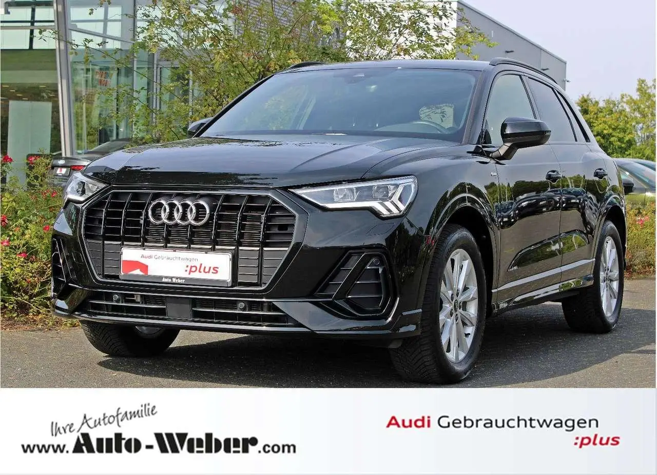 Photo 1 : Audi Q3 2023 Essence