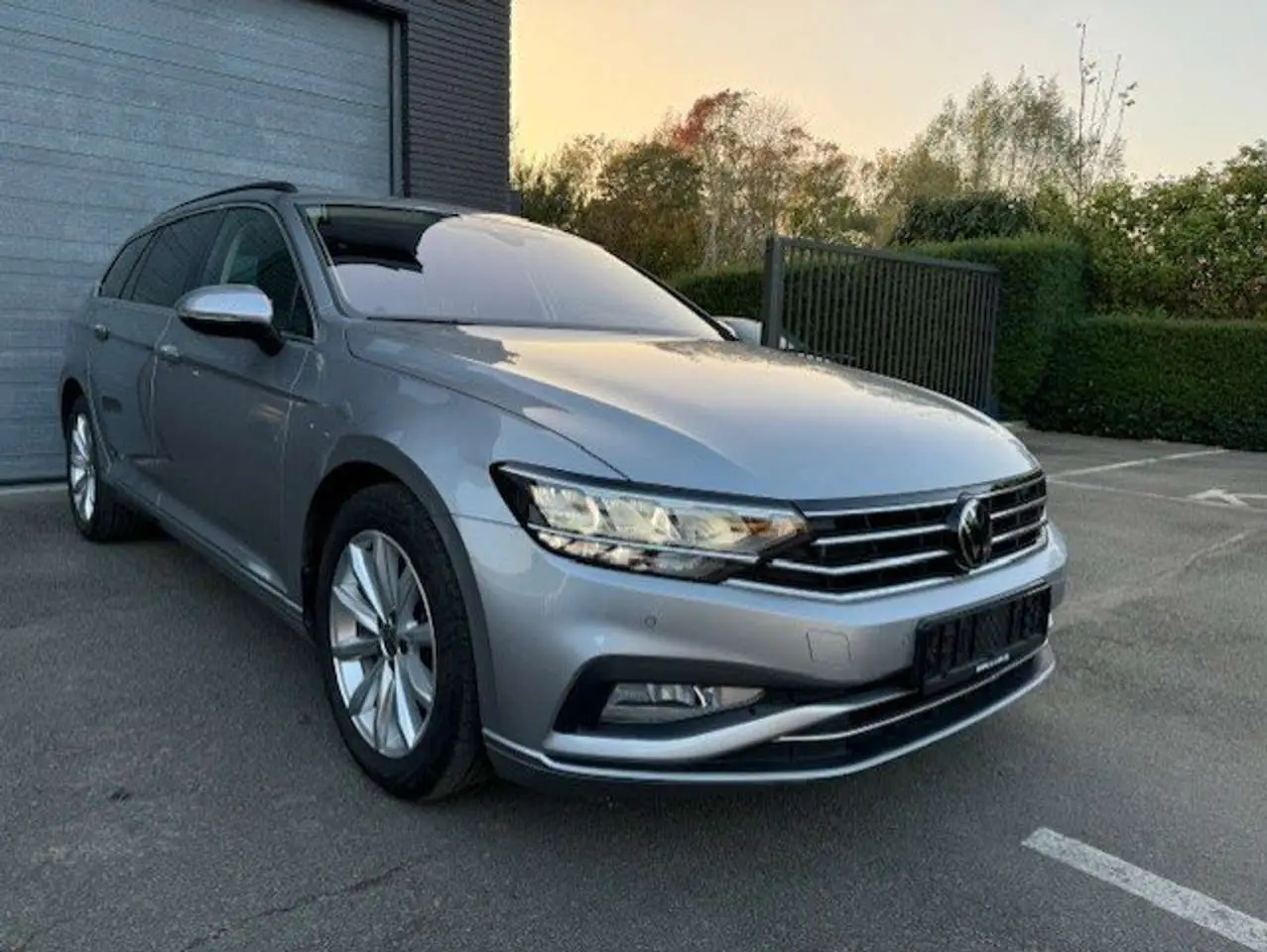 Photo 1 : Volkswagen Passat 2023 Petrol