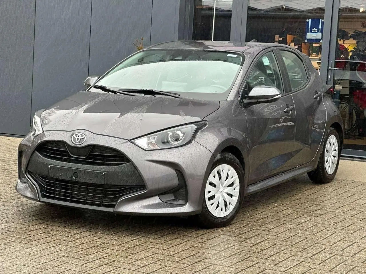 Photo 1 : Toyota Yaris 2021 Petrol