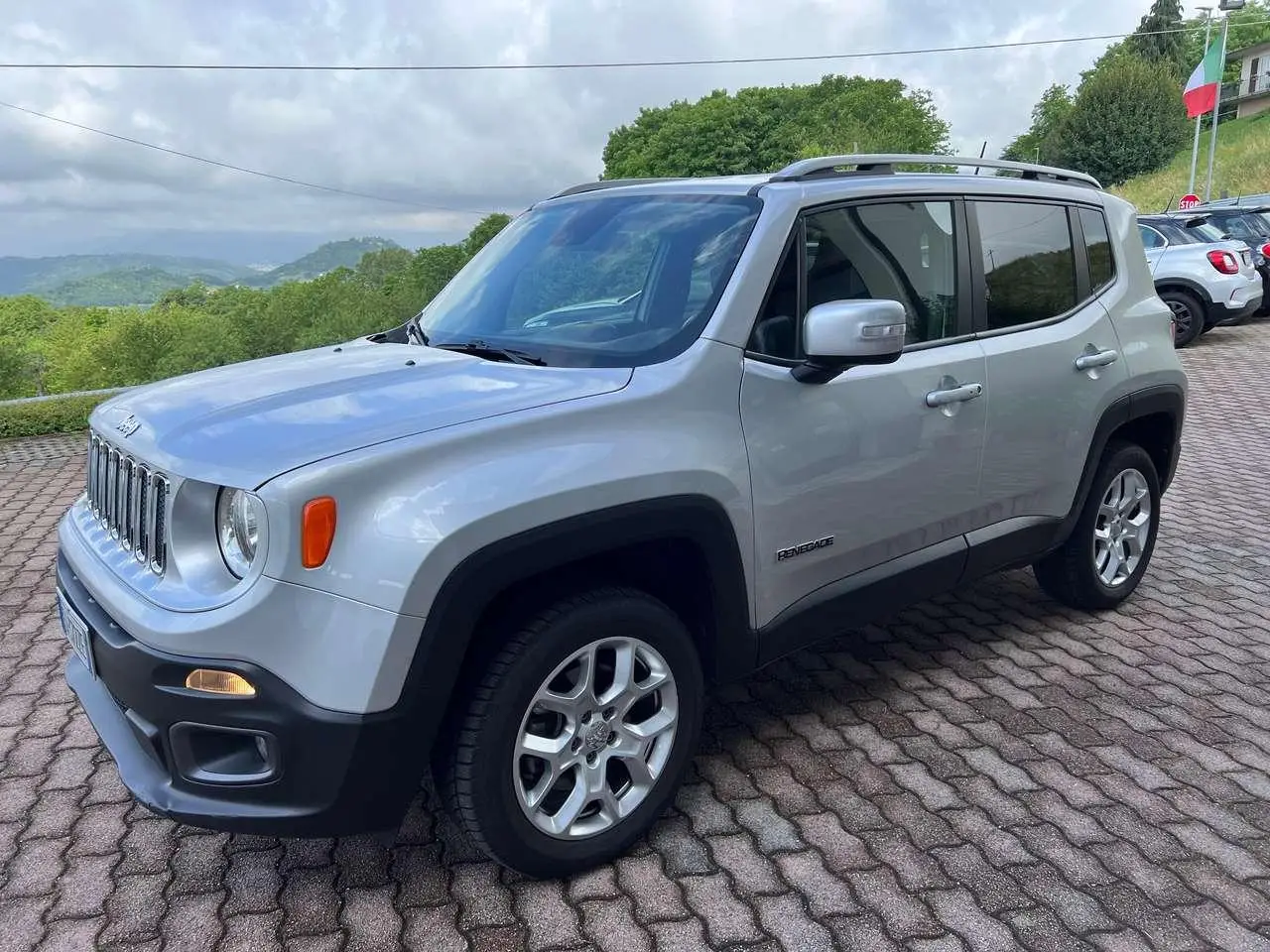 Photo 1 : Jeep Renegade 2015 Diesel