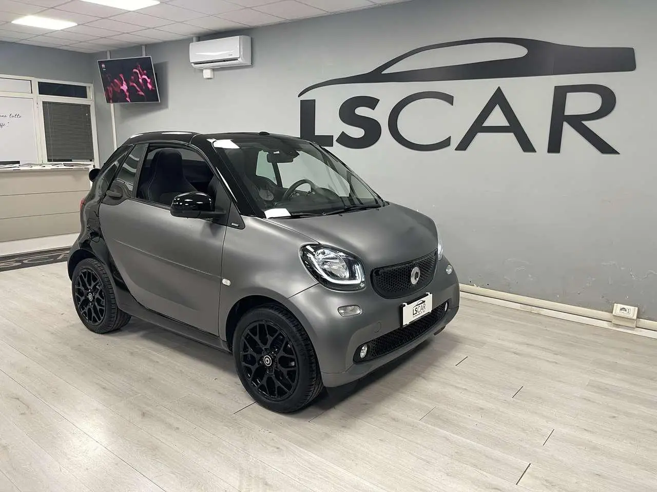 Photo 1 : Smart Fortwo 2017 Petrol