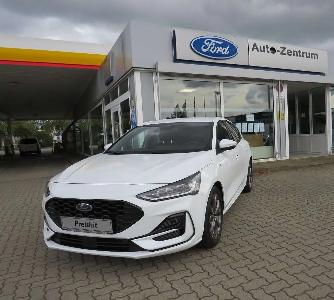 Photo 1 : Ford Focus 2022 Petrol