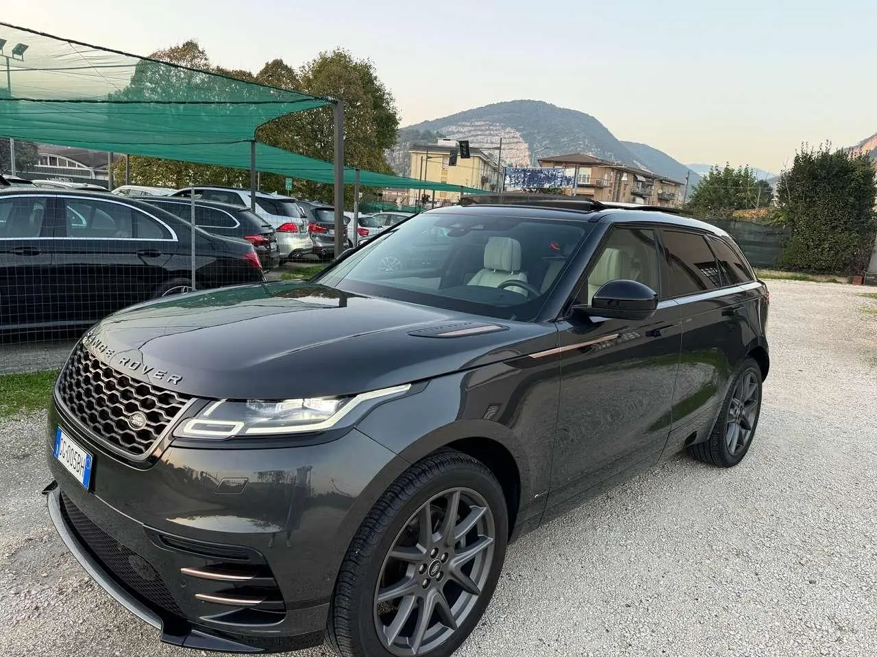 Photo 1 : Land Rover Range Rover Velar 2021 Petrol