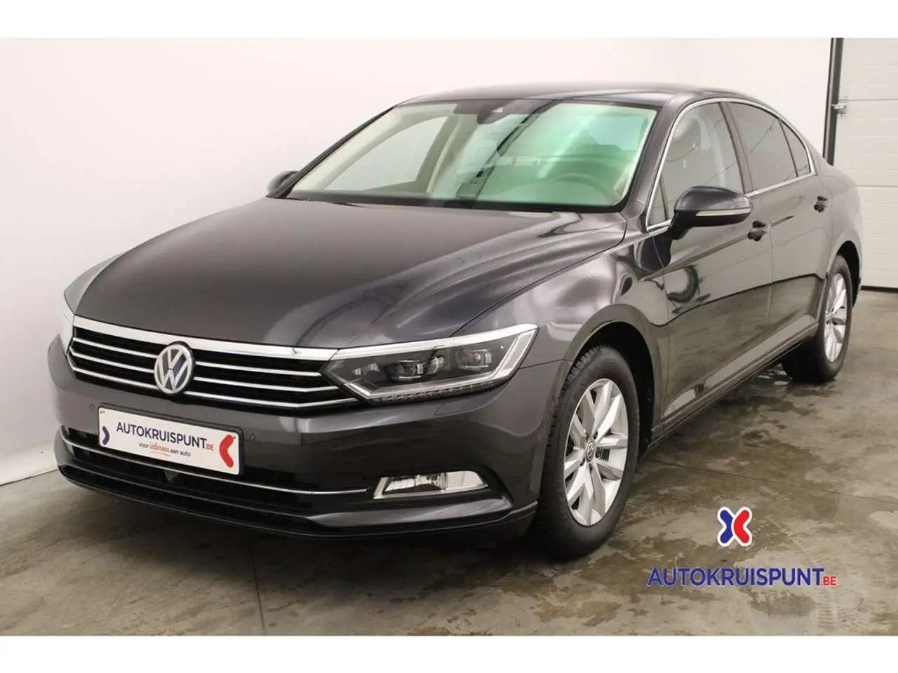 Photo 1 : Volkswagen Passat 2019 Petrol