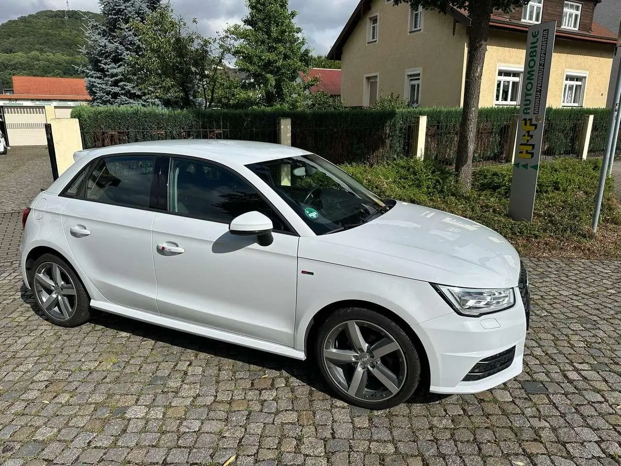 Photo 1 : Audi A1 2017 Petrol