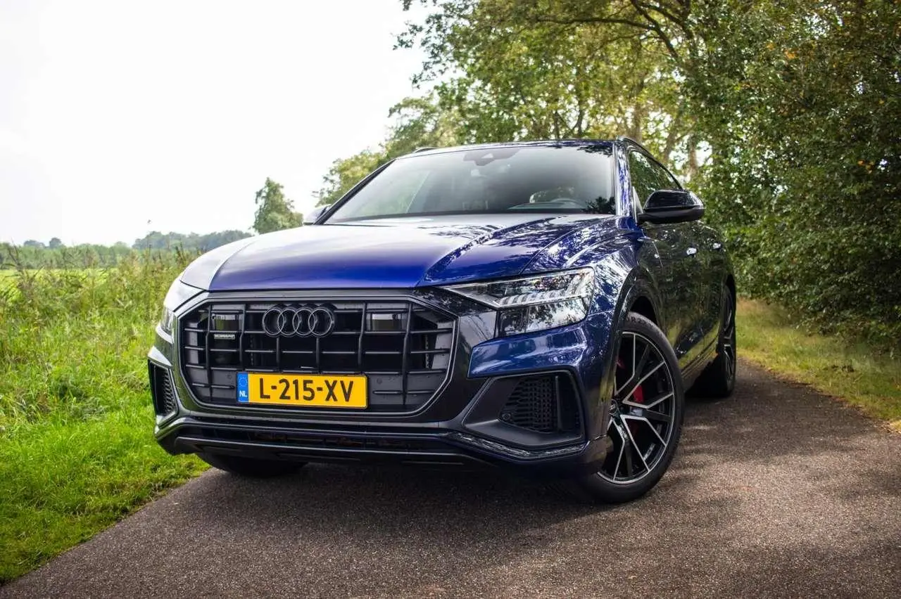 Photo 1 : Audi Q8 2020 Hybrid