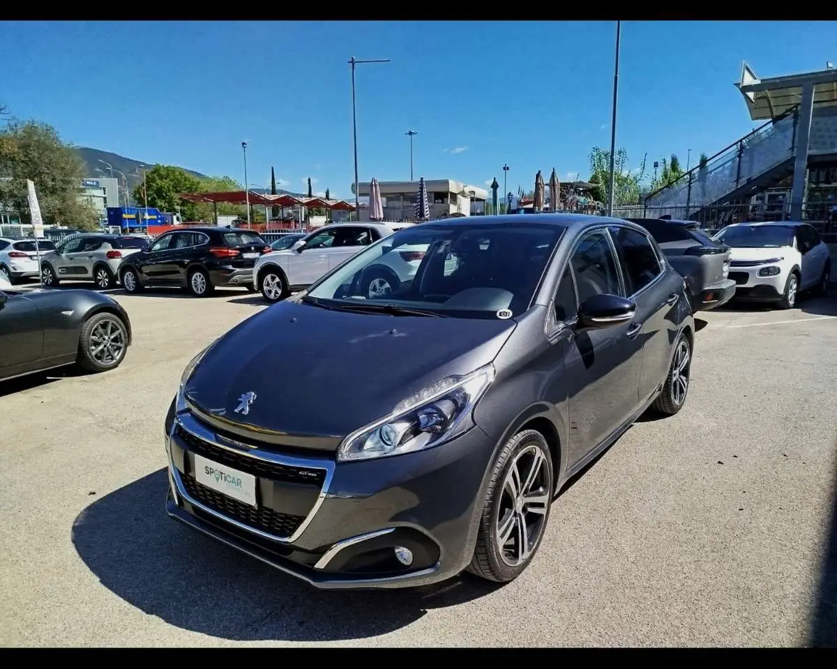 Photo 1 : Peugeot 208 2016 Essence