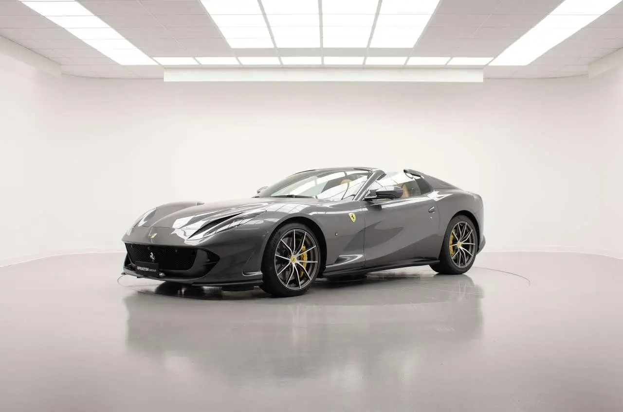 Photo 1 : Ferrari 812 2021 Petrol