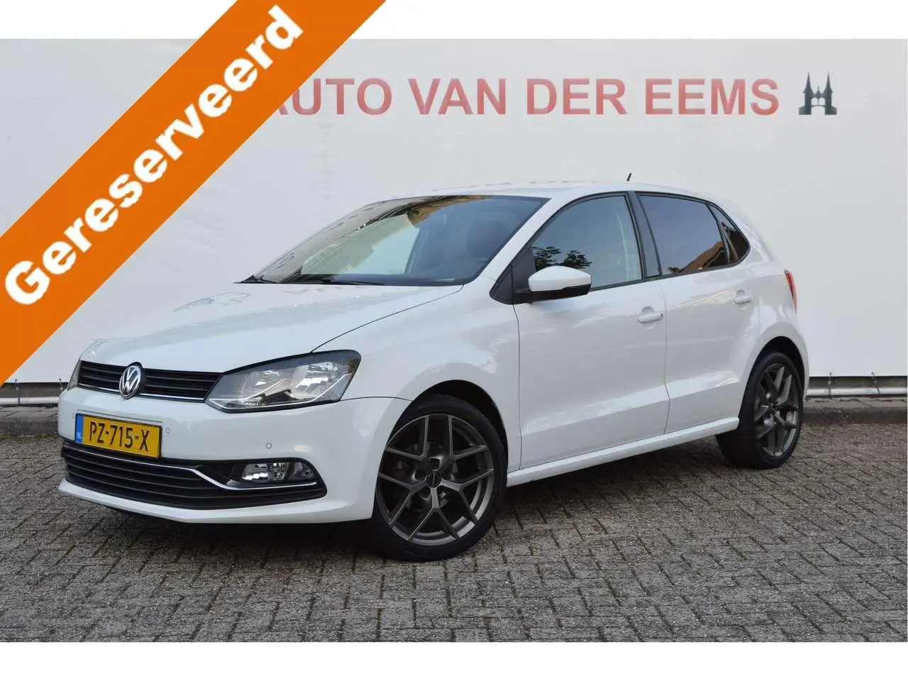 Photo 1 : Volkswagen Polo 2015 Petrol