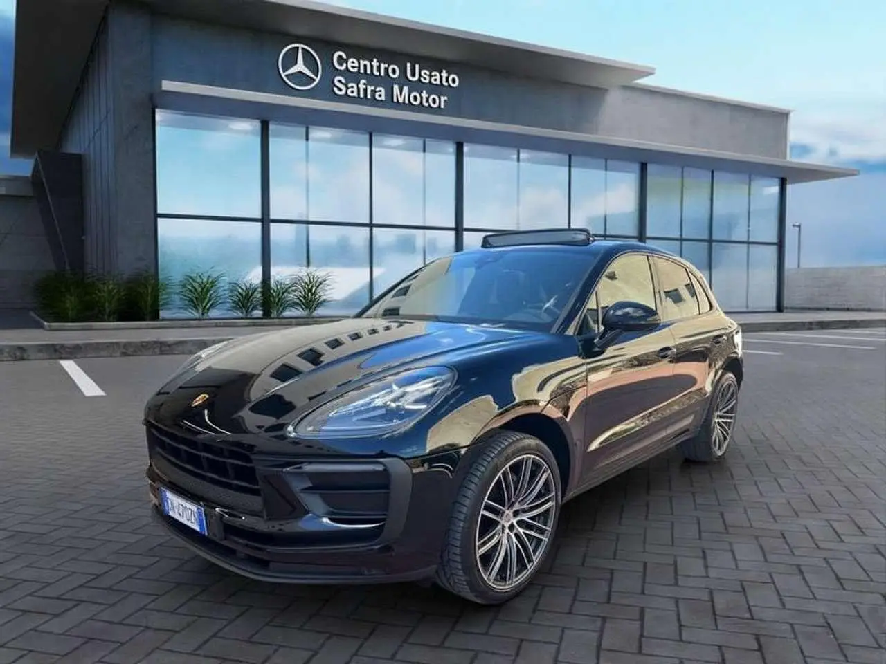 Photo 1 : Porsche Macan 2023 Petrol