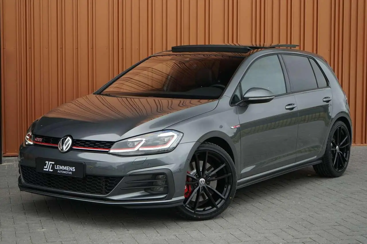 Photo 1 : Volkswagen Golf 2019 Essence