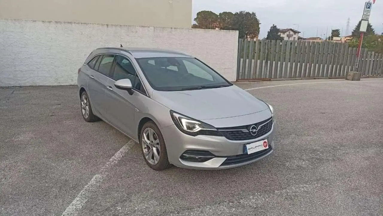 Photo 1 : Opel Astra 2019 Diesel