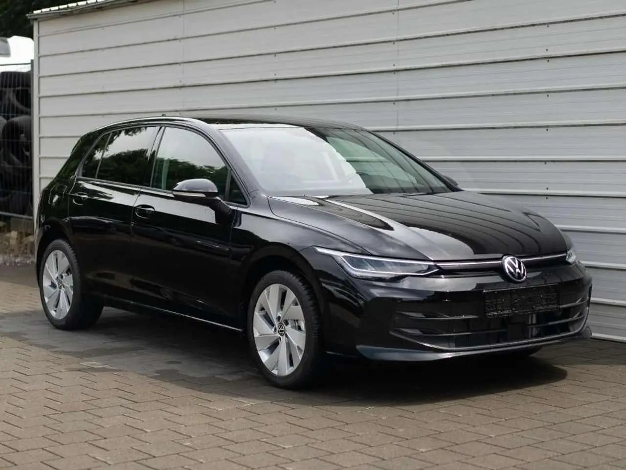 Photo 1 : Volkswagen Golf 2024 Petrol