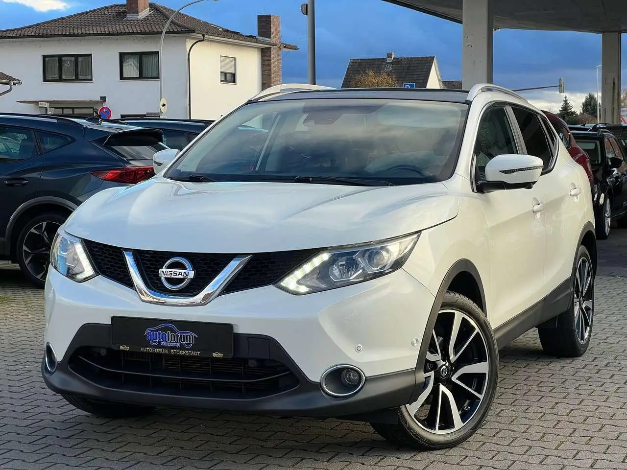 Photo 1 : Nissan Qashqai 2016 Petrol