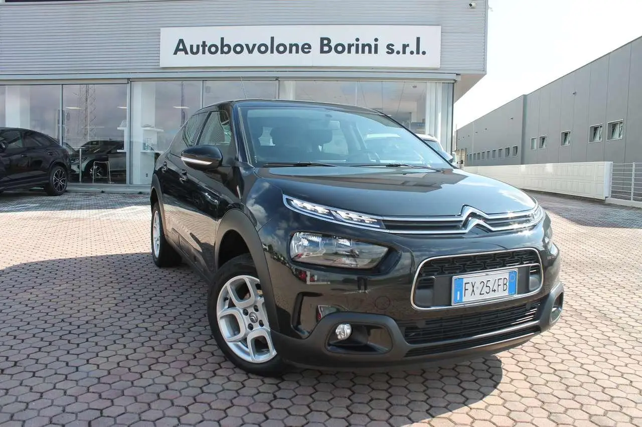 Photo 1 : Citroen C4 2019 Essence