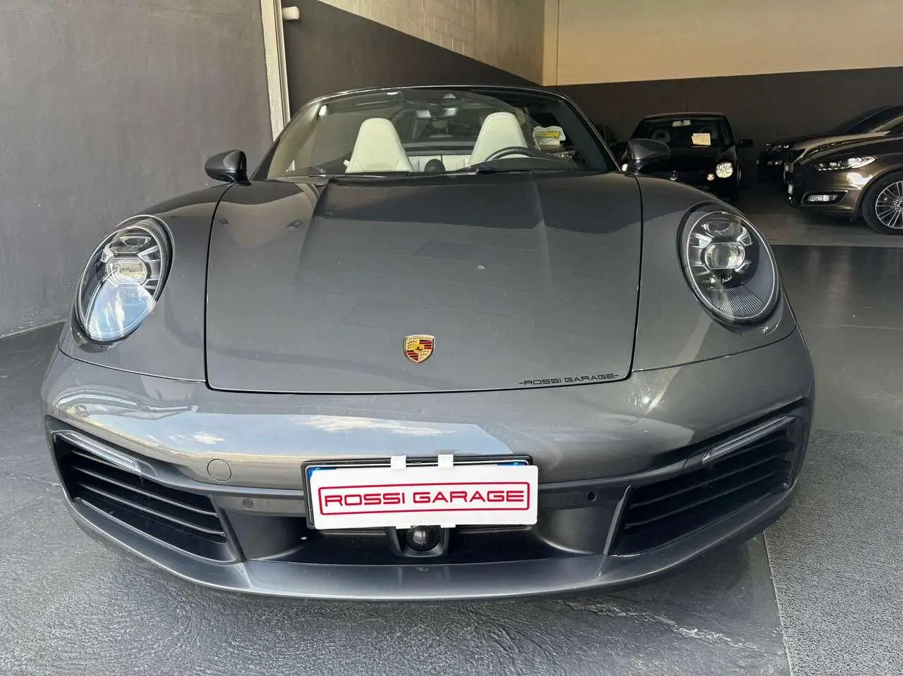 Photo 1 : Porsche 992 2019 Petrol