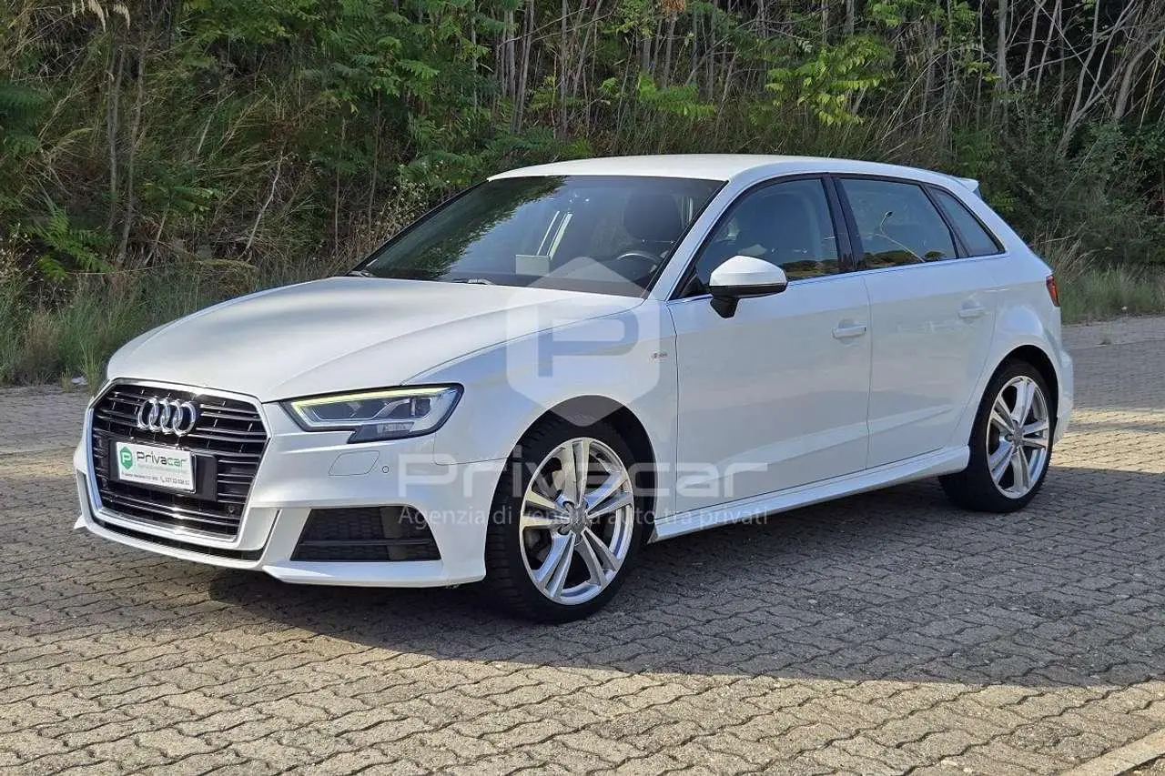 Photo 1 : Audi A3 2019 Diesel