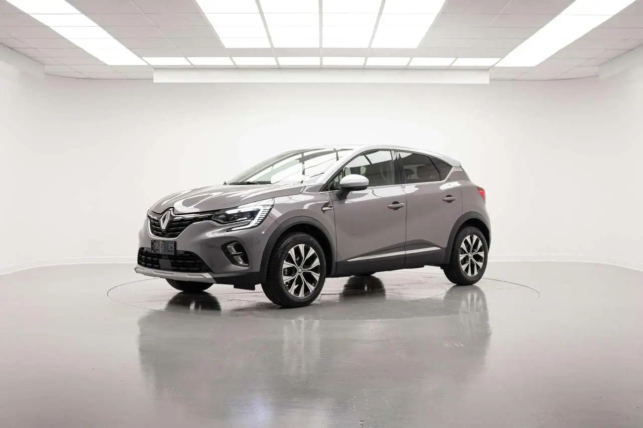 Photo 1 : Renault Captur 2023 Essence