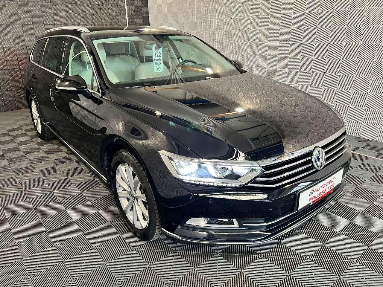 Photo 1 : Volkswagen Passat 2017 Petrol