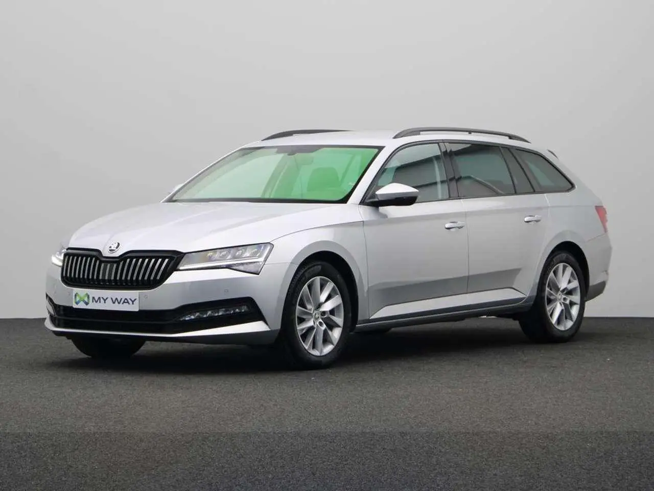 Photo 1 : Skoda Superb 2023 Petrol