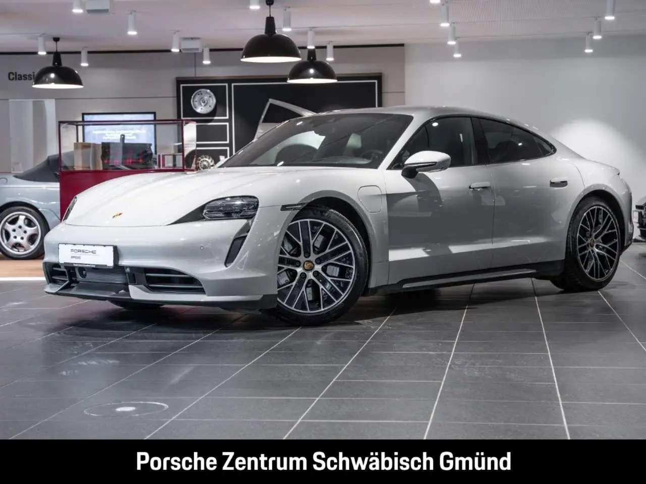 Photo 1 : Porsche Taycan 2021 Electric