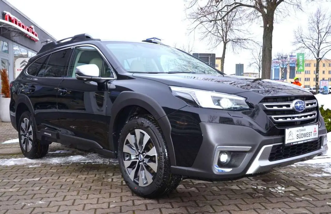 Photo 1 : Subaru Outback 2024 Petrol