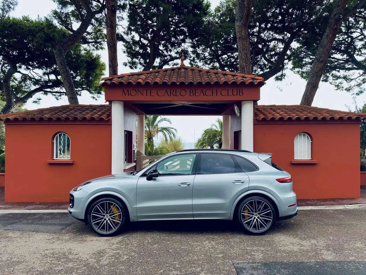 Photo 1 : Porsche Cayenne 2021 Essence