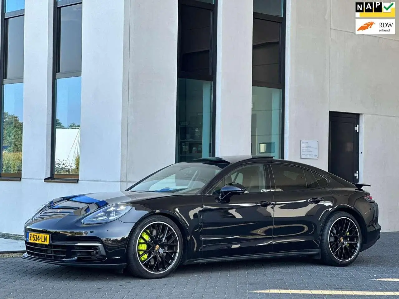 Photo 1 : Porsche Panamera 2020 Hybrid