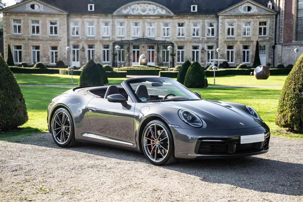 Photo 1 : Porsche 992 2019 Essence