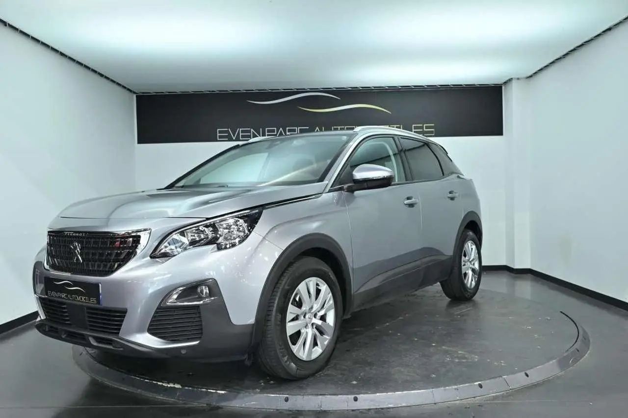 Photo 1 : Peugeot 3008 2020 Diesel