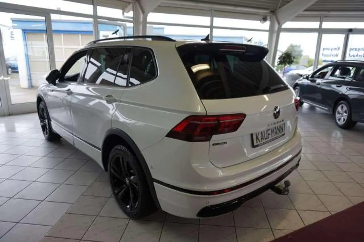 Photo 1 : Volkswagen Tiguan 2024 Petrol