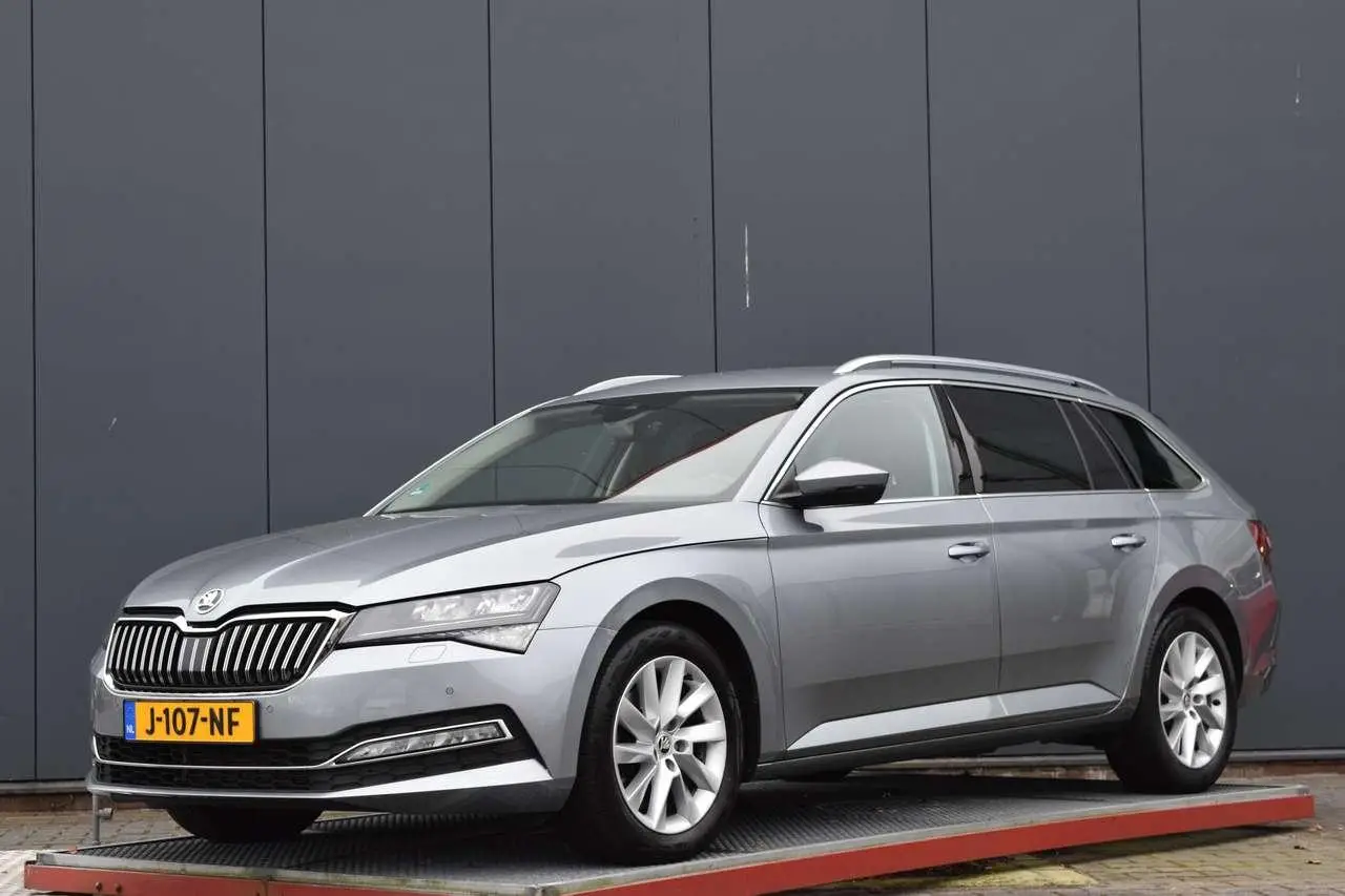 Photo 1 : Skoda Superb 2020 Essence