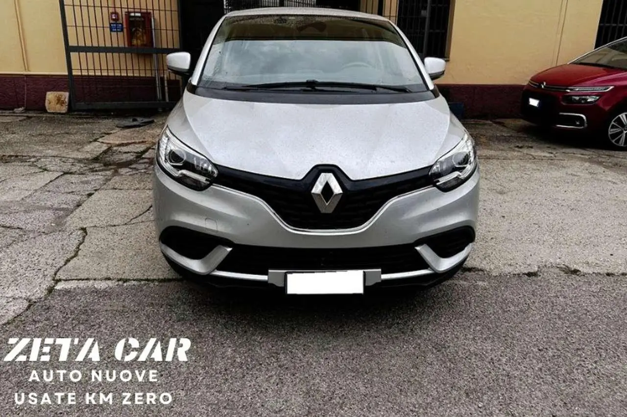 Photo 1 : Renault Scenic 2018 Essence