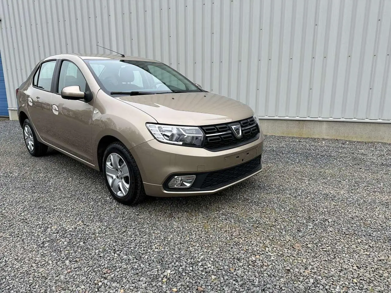 Photo 1 : Dacia Logan 2020 Essence