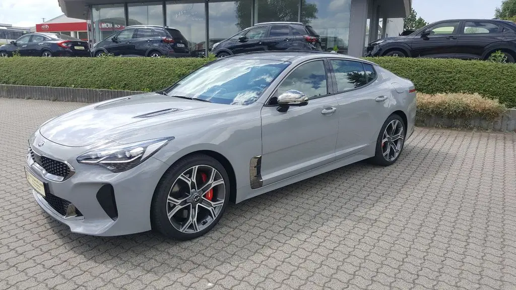 Photo 1 : Kia Stinger 2019 Essence