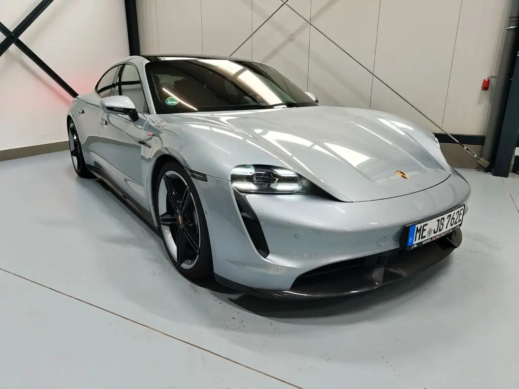 Photo 1 : Porsche Taycan 2020 Non renseigné