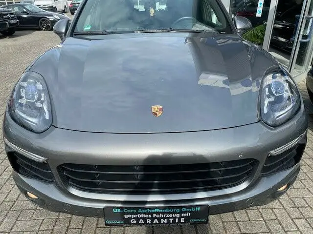 Photo 1 : Porsche Cayenne 2018 Petrol