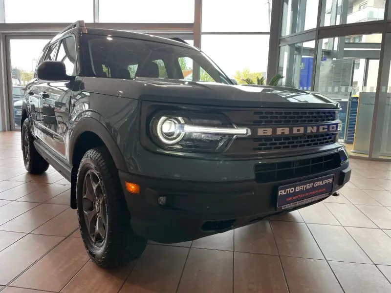 Photo 1 : Ford Bronco 2022 Petrol