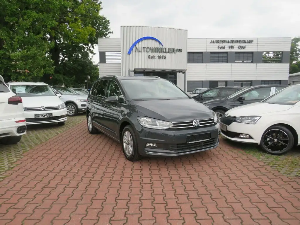 Photo 1 : Volkswagen Touran 2024 Petrol