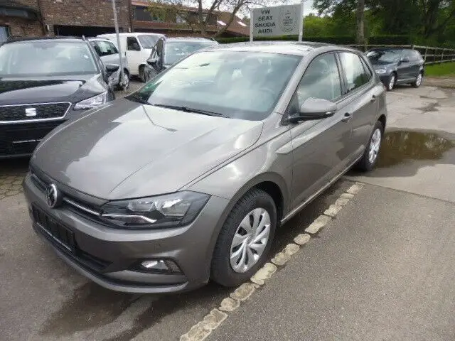 Photo 1 : Volkswagen Polo 2019 Petrol